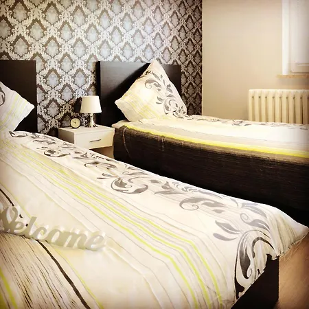 Sezer B&a Ug ホテル